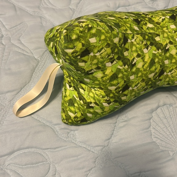 Green Patterned Pillow - Picture 2 of 4